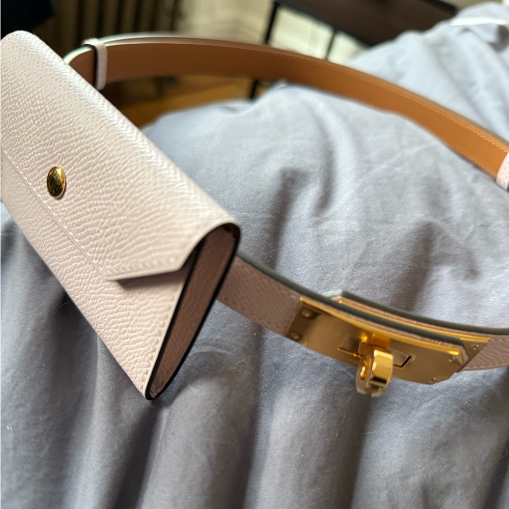 Hermes Kelly Pocket Belt in Mauve Pale